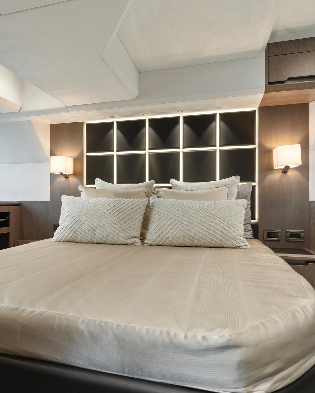 Thumb Yacht Master Suite