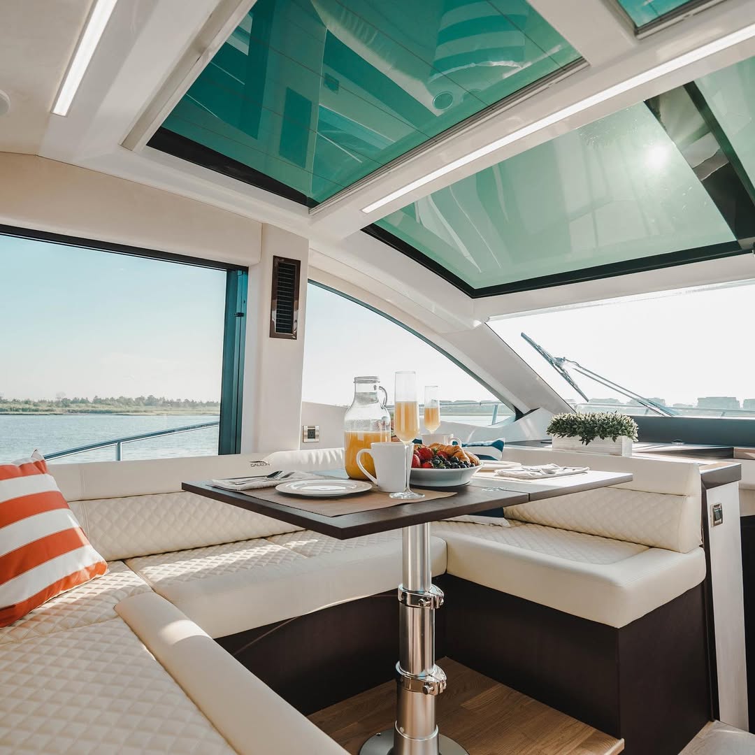 Thumb Yacht Skydeck Lounge