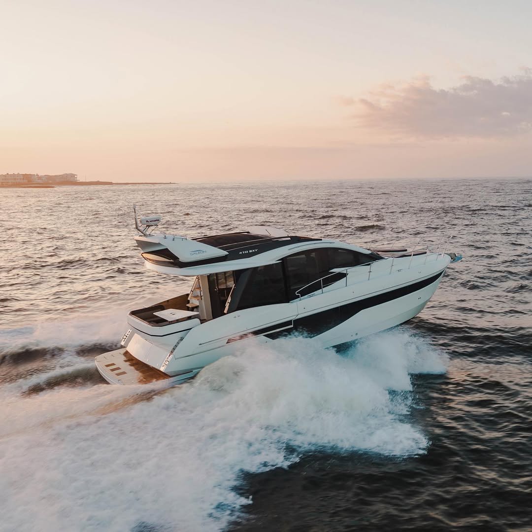 Galeon 470 Sky Sunset Deck view